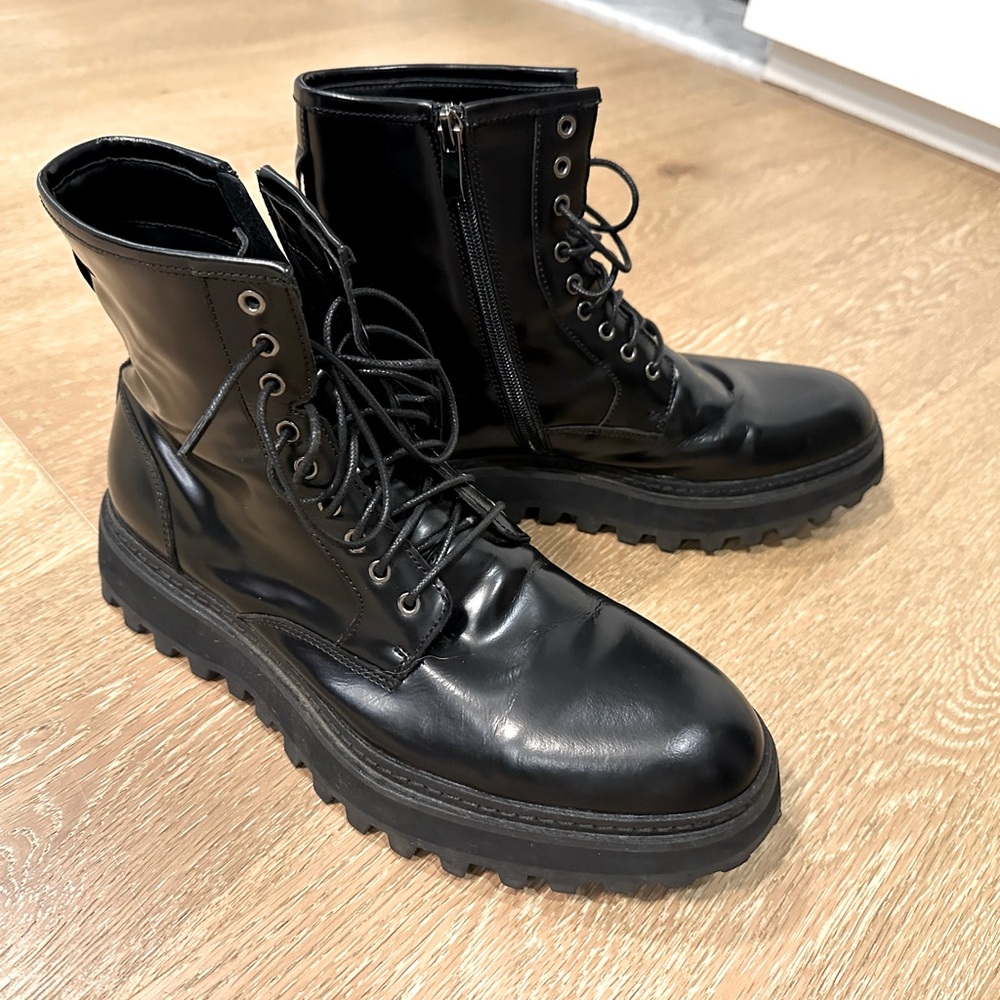 Steve Madden men’s leather boots Size 9